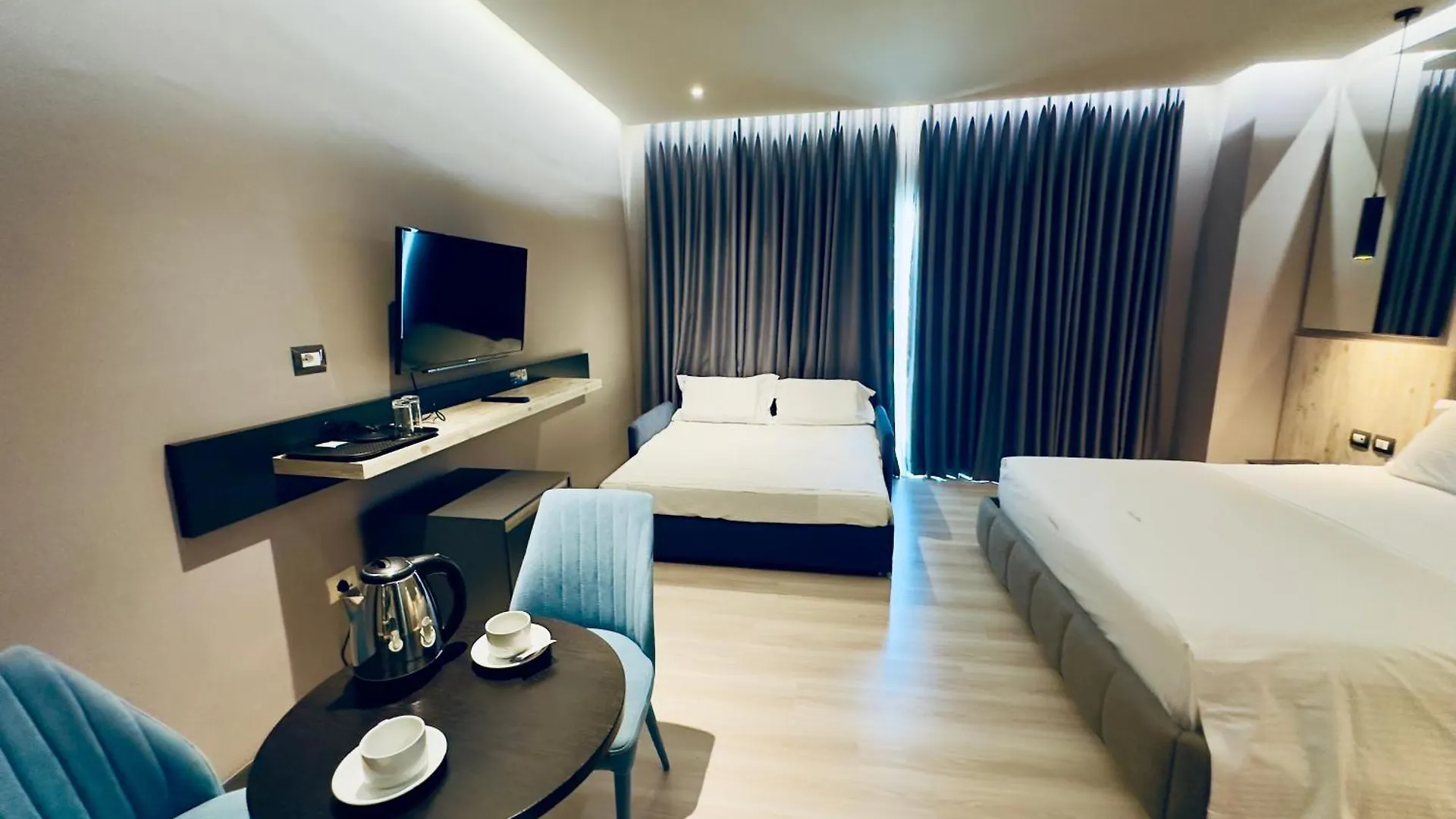 Hotel Olive Vlorë 4*,  알바니아